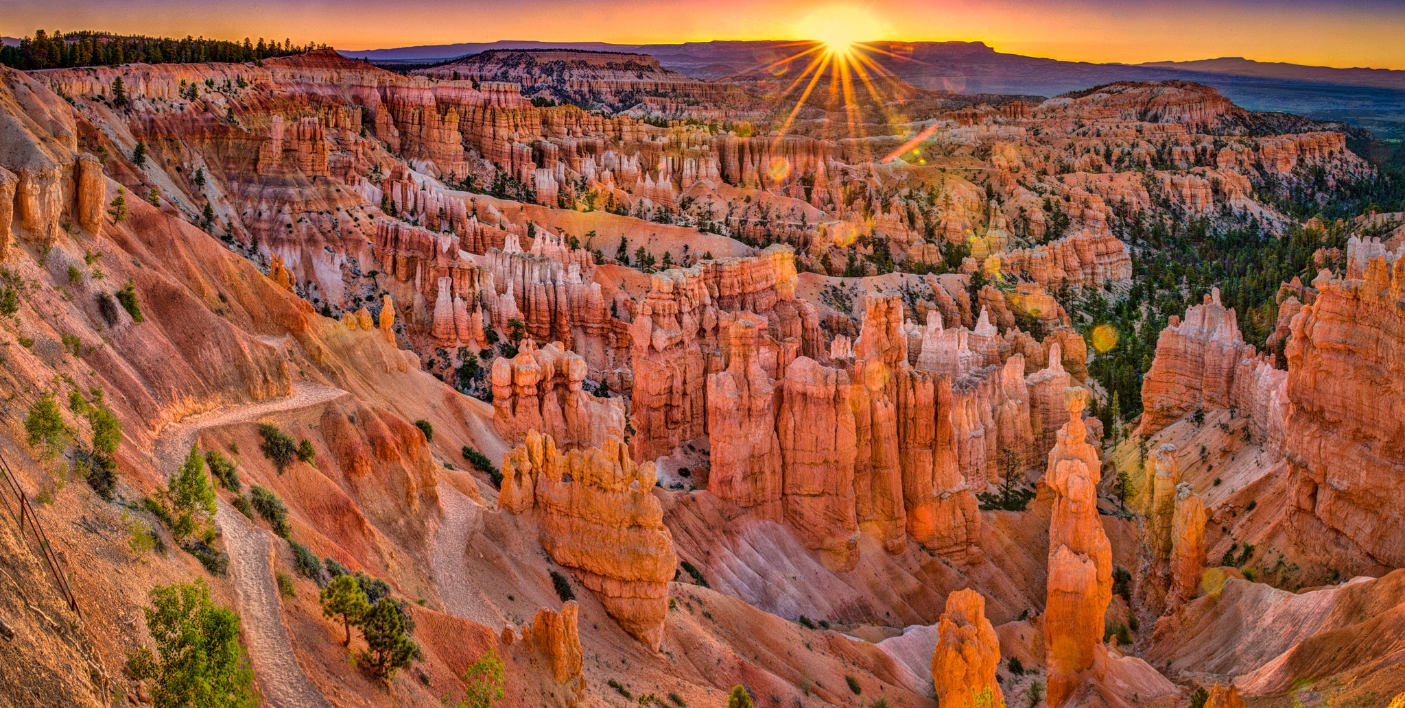 Sunrise view from Sunset Point in Bryce Canyon National Park, Utah.