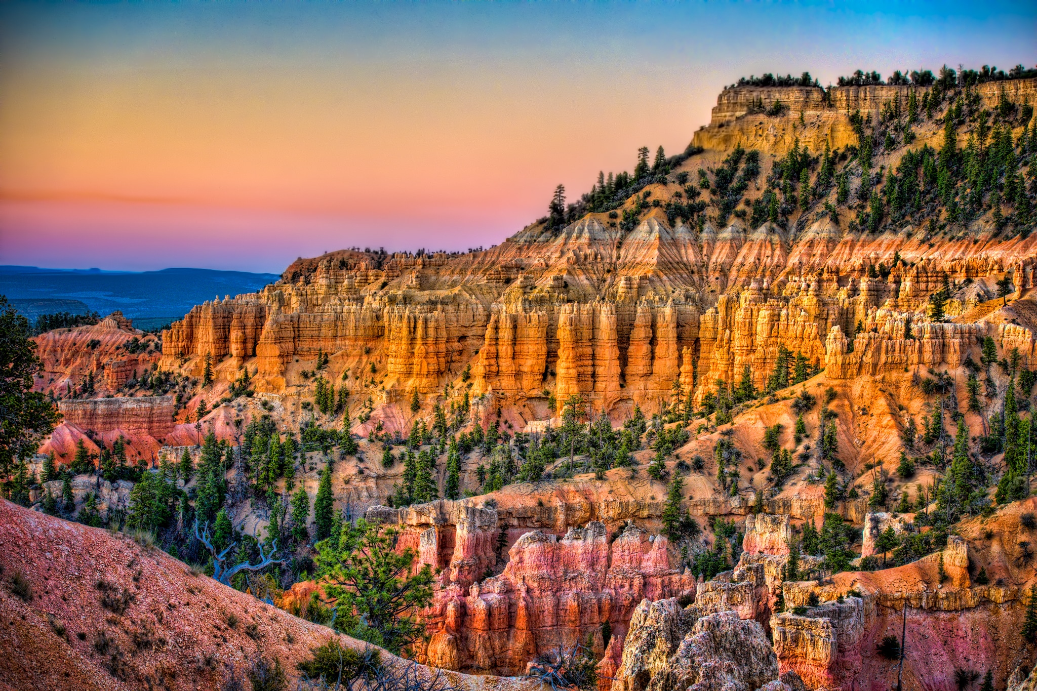 Sunrise at Fairyland Point in Bryce Canyon National Park, Utah.