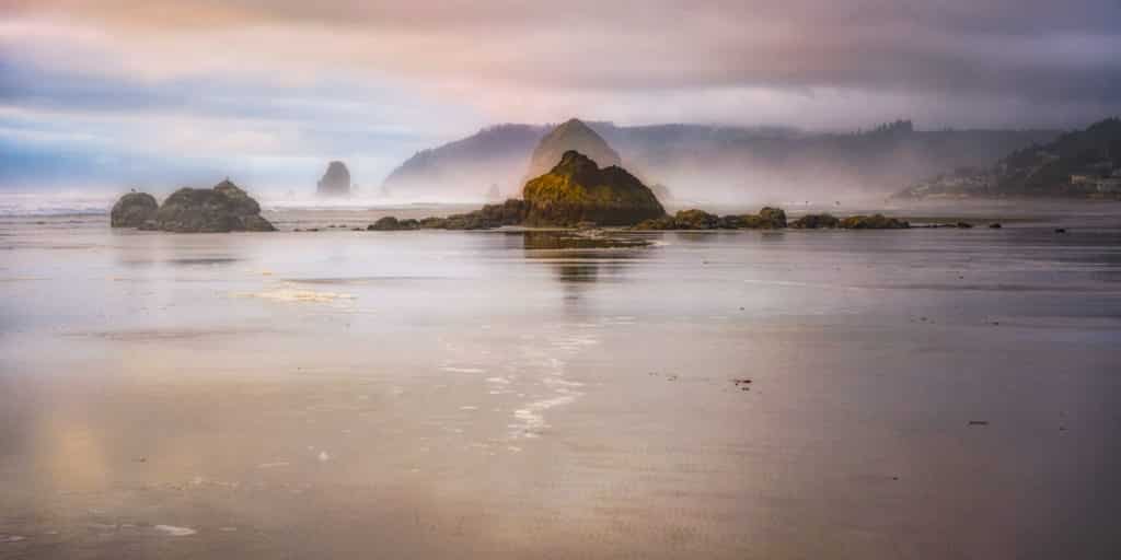 Haystack Rock at Cannon Beach - Oregon's Pacific coast
