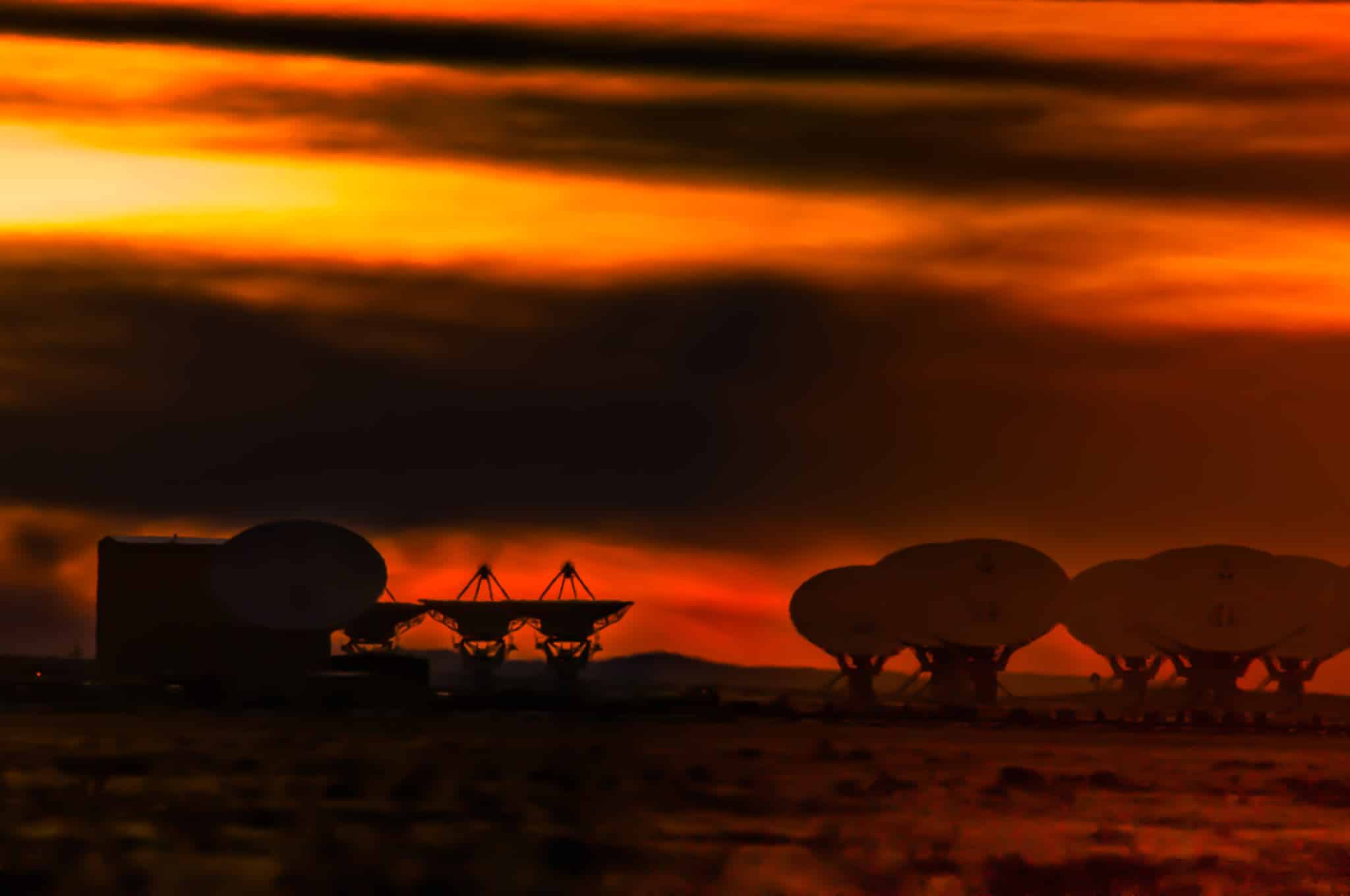 Antennae of the Very Large Array radio observatory, west of Socorro, New Mexico, at sunset.