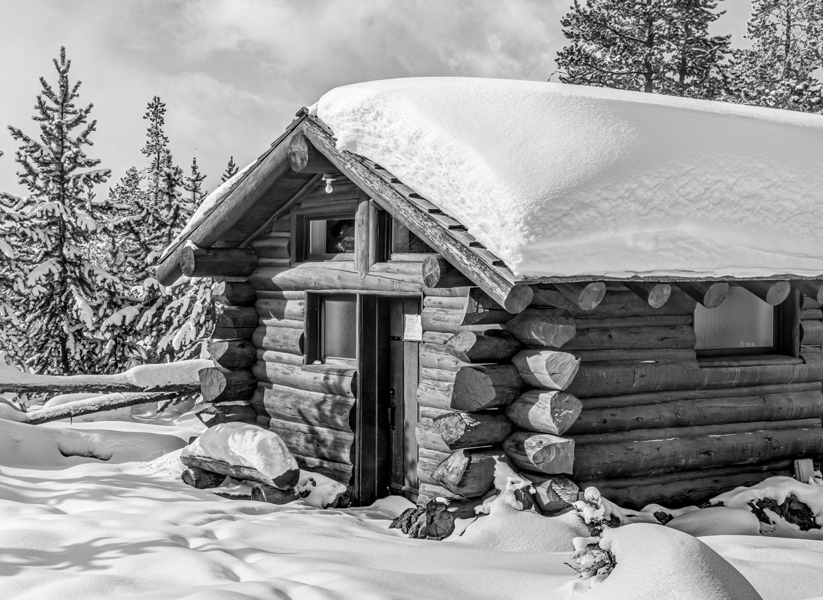 This single-story log structure, built in 1930, was designed by architect Herbert Maier. The style is formally known as National Park Service Rustic. We call it "parkitecture."