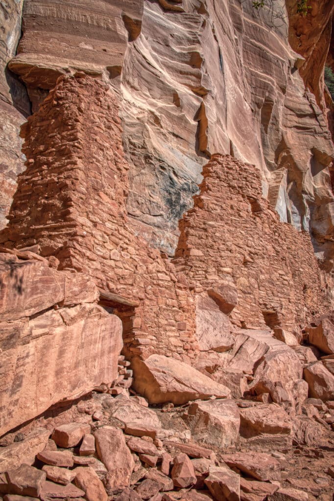 This is a shot of the main surviving walls at the Sinaguan cliff dwelling at Palatiki, near Sedona, Arizona.