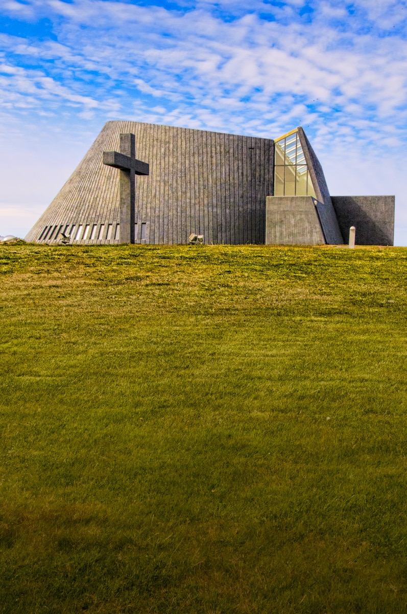 What does this modern church on a hill above the town of Blönduós remind you of? A volcano, maybe? The architect, Dr. Maggi Jónsson, is said to have taken inspiration from the surrounding landscape when he designed this parish church, which was consecrated in 1993.